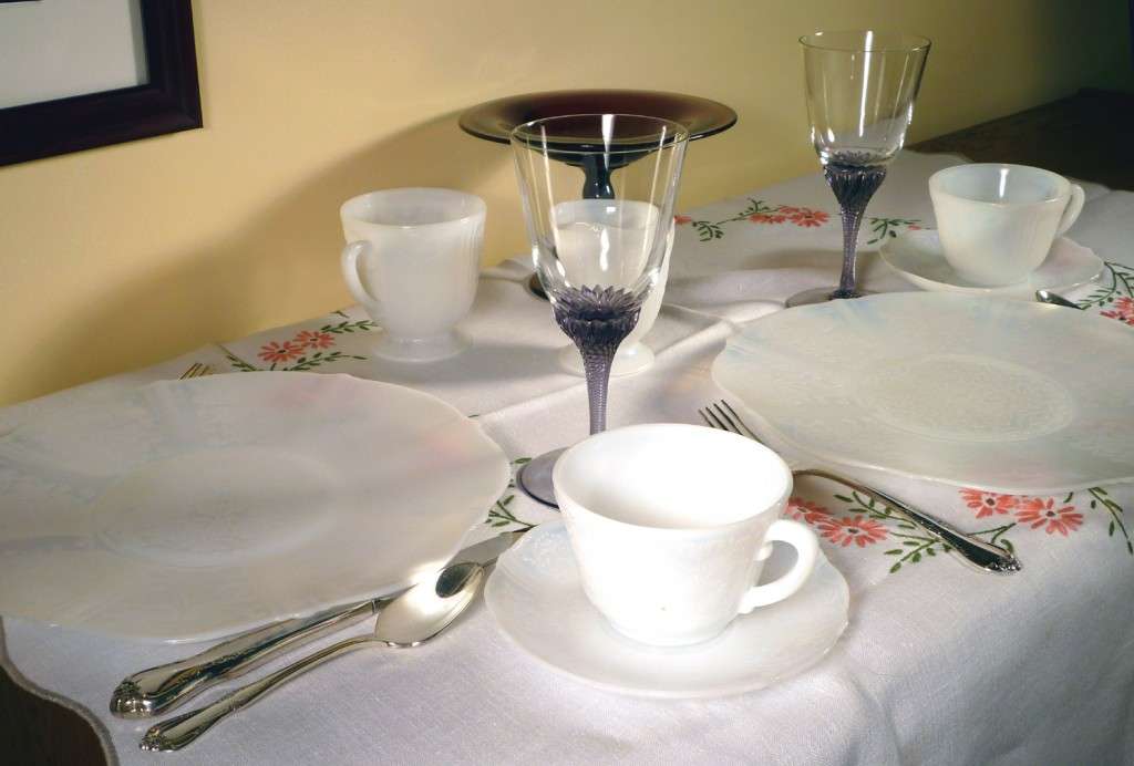 Czechoslovakia Crystal Goblet with American Sweetheart Dishes Czechoslovakia Crystal Goblet with American Sweetheart Dishes