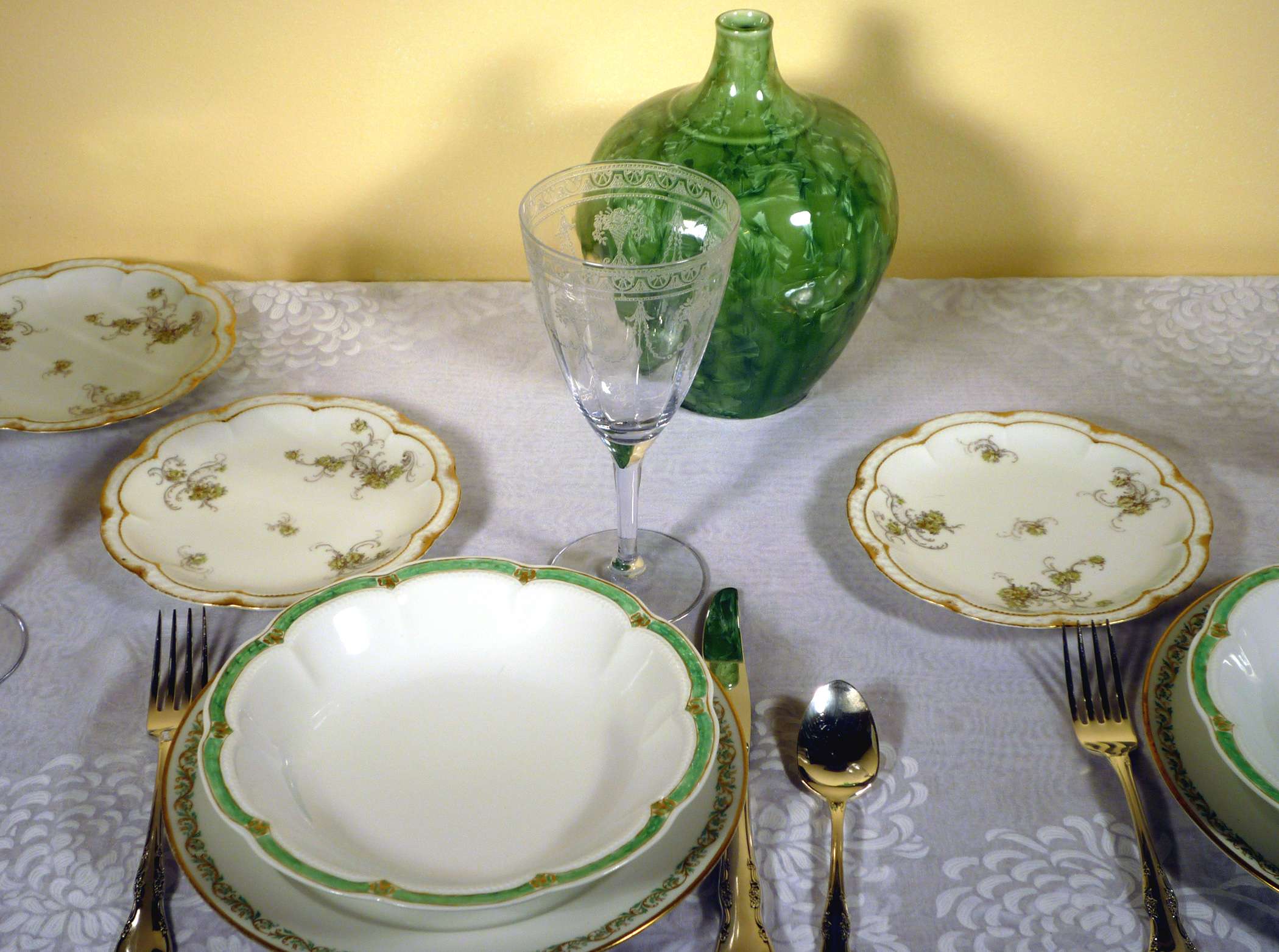 Tablescape Thursday Etched Elegance with Mix & Match Limoges